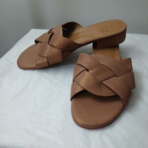 Naturalizer Women's Tan Woven Sandals